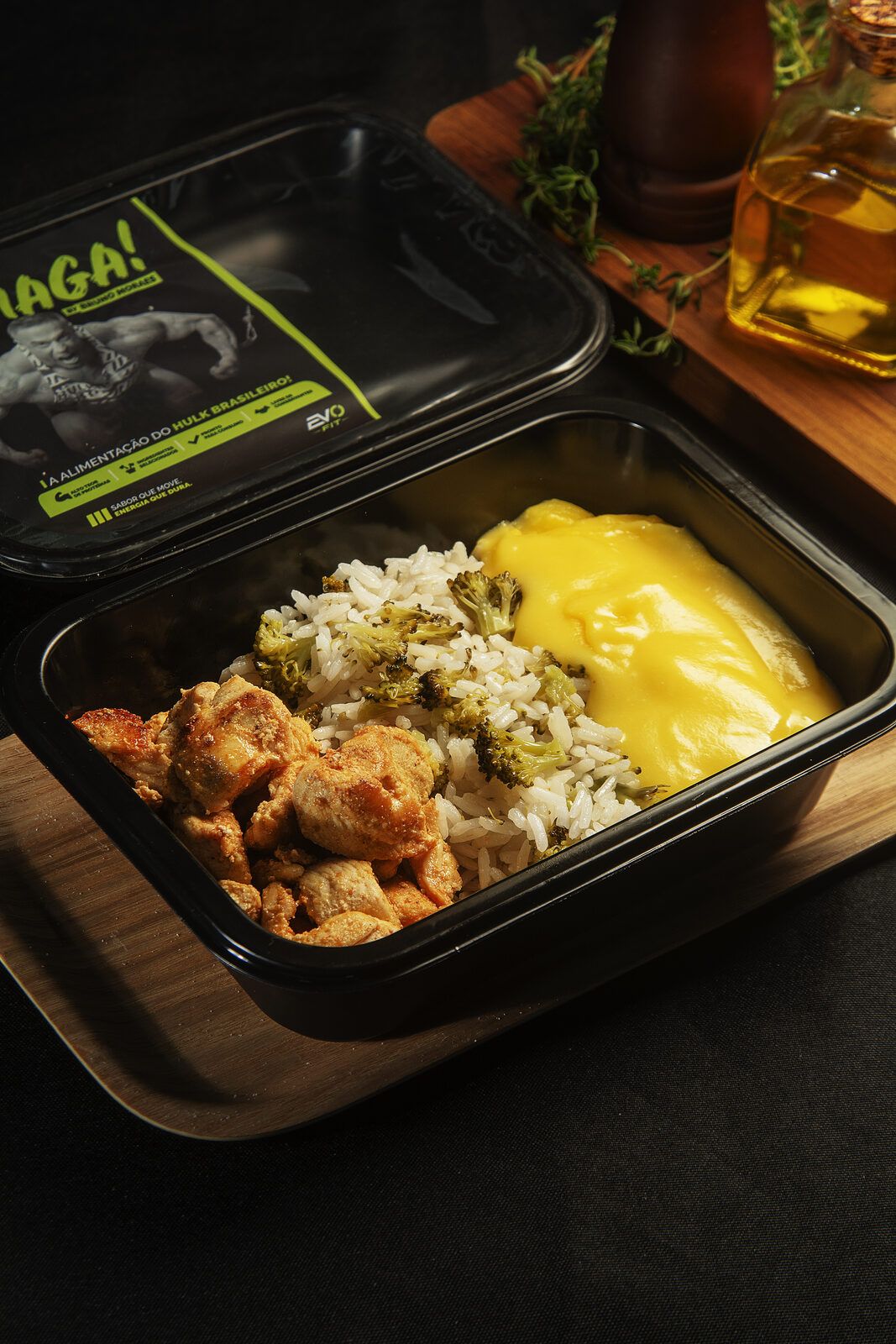 ESMAGA! Arroz de Brócolis, Frango Grelhado em cubos e Purê de Mandioquinha